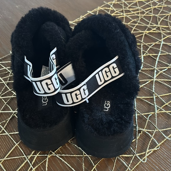 UGG slippers - Picture 2 of 3